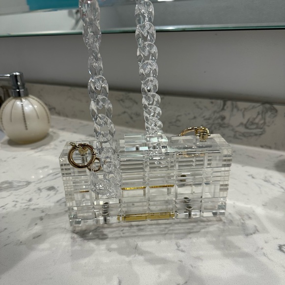 ‼️SOLD‼️ Acrylic clutch - Picture 2 of 4